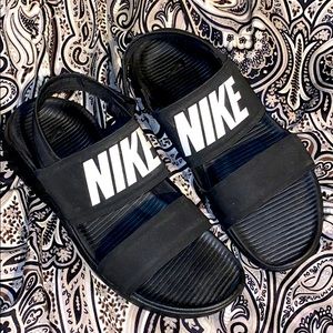 Nike tanjun sandals